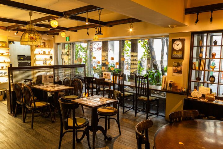 好きな器でカフェラテを。陶芸体験もできる大阪・梅田の「うつわcafeと手作り雑貨の店ゆう 大阪梅田店」