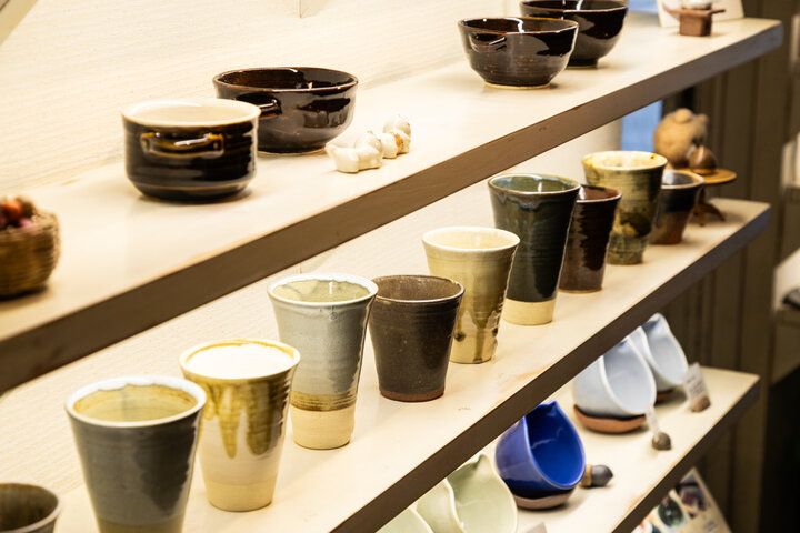 好きな器でカフェラテを。陶芸体験もできる大阪・梅田の「うつわcafeと手作り雑貨の店ゆう 大阪梅田店」