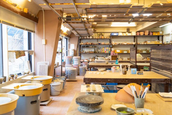 好きな器でカフェラテを。陶芸体験もできる大阪・梅田の「うつわcafeと手作り雑貨の店ゆう 大阪梅田店」