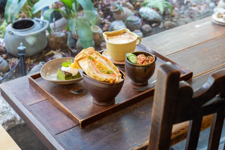 好きな器でカフェラテを。陶芸体験もできる大阪・梅田の「うつわcafeと手作り雑貨の店ゆう 大阪梅田店」