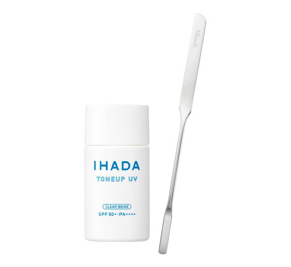 【左】イハダ 薬用フェイスプロテクト UV ミルク 【右】fillimilli デュアルメイクアップスパチュラ 