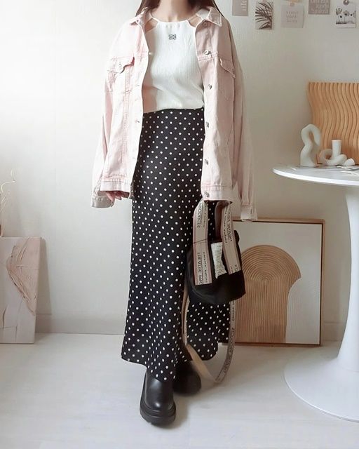 しまむらのライトピンクの「カツラギビッグGジャン」×ドットロングスカート