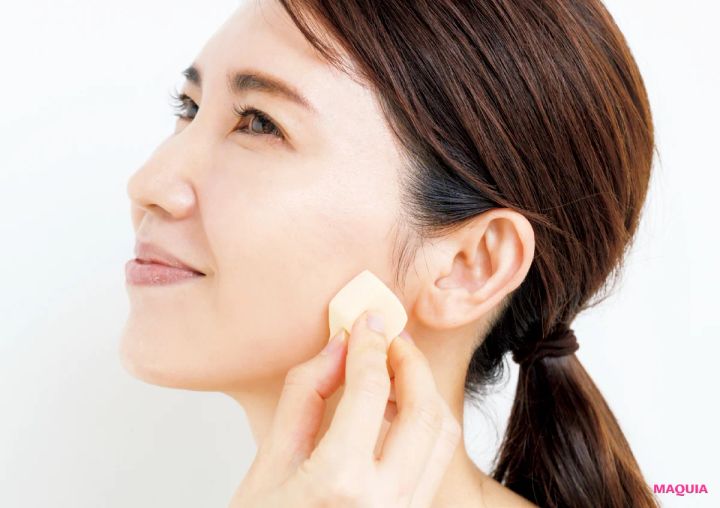 友利 新流ベースメイクを本人が実演！ テカリを抑える下地から仕上げの“リフ粉”まで完全公開_7