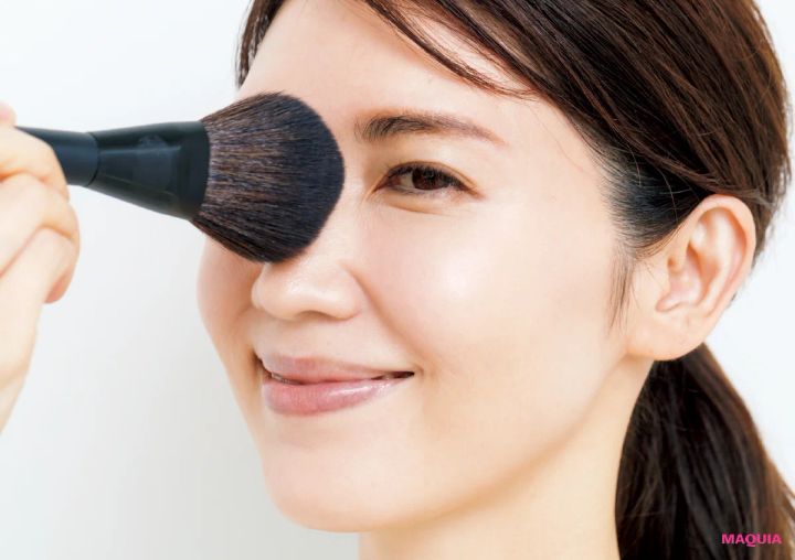 友利 新流ベースメイクを本人が実演！ テカリを抑える下地から仕上げの“リフ粉”まで完全公開_13