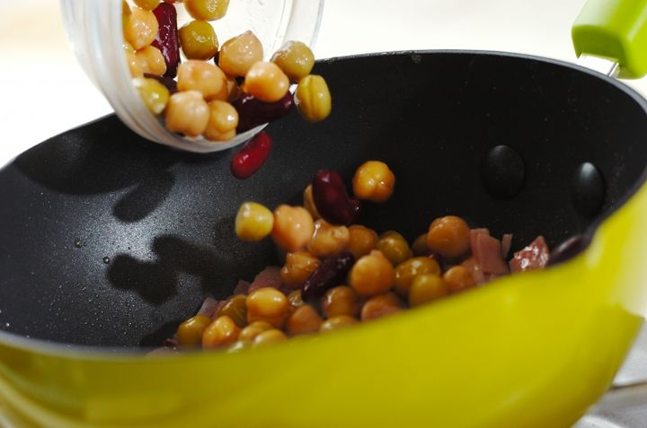 ミックスビーンズとベーコンのサラダの作り方1