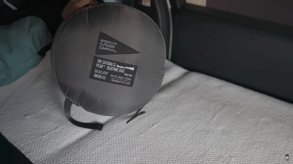 －7℃の氷点下でも快適に寝られる？噂のシュラフで実際に車中泊してみた！