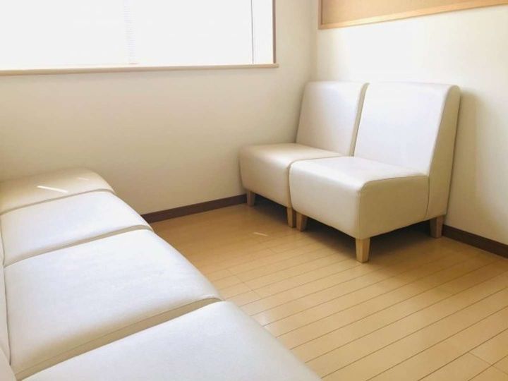 待合室で隣にいたおばあさんが...（画像はイメージ）