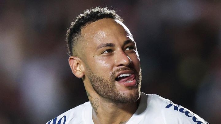 33歳ネイマール、なんとコーナーキックを直接ゴール！神業に敵ファンも拍手する