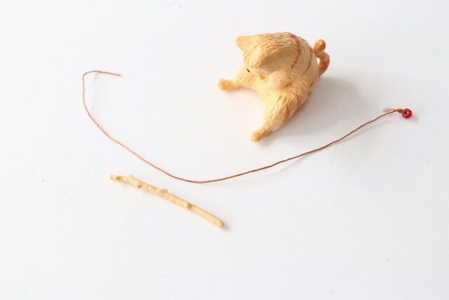 セリアの釣り道具付き水槽用オブジェ ねこ