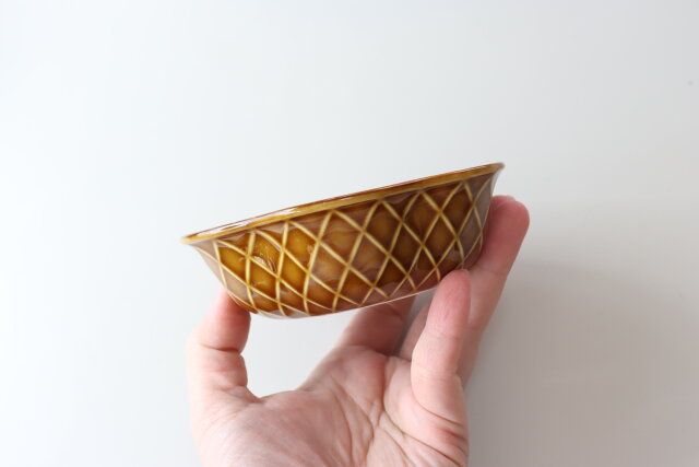 THREEPPY スリーピー 浅ボウル（チョコレート、13cm） デザイン