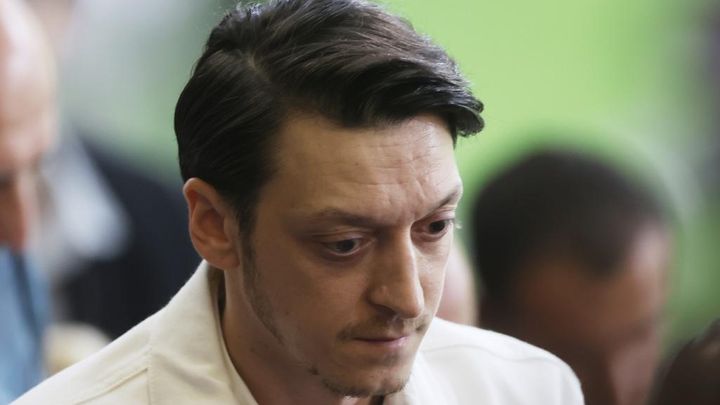 ドイツ代表とケンカ別れした世界的スター、トルコで政界入り 政権与党に入党