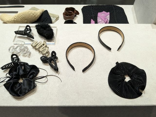 カチューチャやシュシュなどのヘアアクセサリー