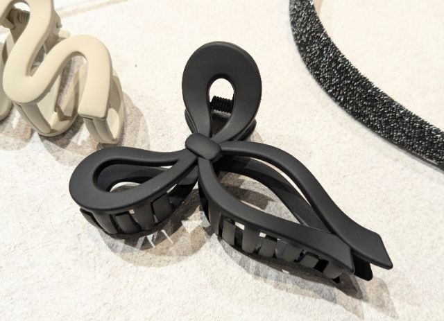 リボンヘアクリップ