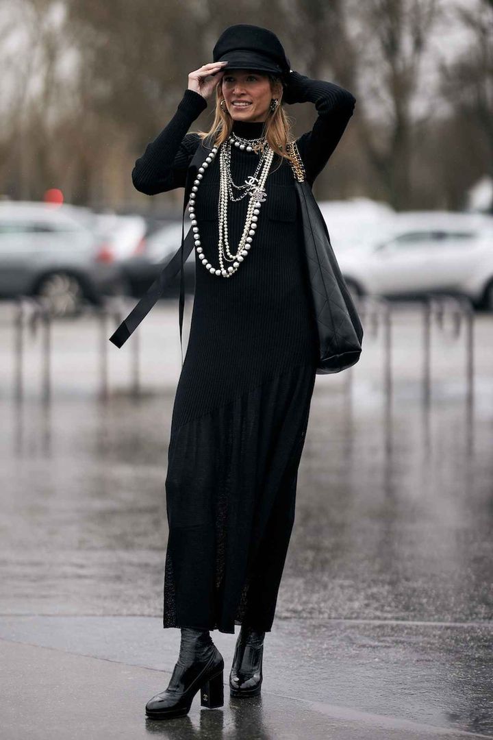 画像: じゃらっとしたアクセサリーでドレッシーに