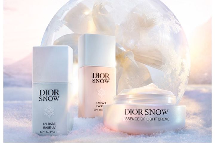 「ディオール スノー UV ベース」と「オール スノー エッセンス オブ ライト クリーム（医薬部外品）」