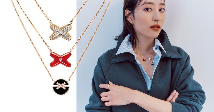 ショーメのリアンコレクションのネックレス3種類とそれらをシャツの胸元に重ね付けした岡本あずささん