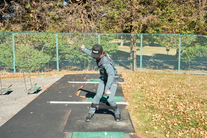 最新ゴルフ練習器具7選を男子プロがガチレビュー！上手くなれるのはどれ？