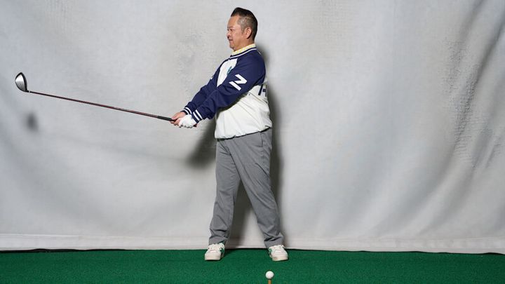 「身体が硬くて飛ばせない…」そんな人が飛距離アップできるコツを解説