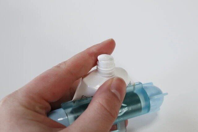 ダイソー 歯磨き粉 吸盤 