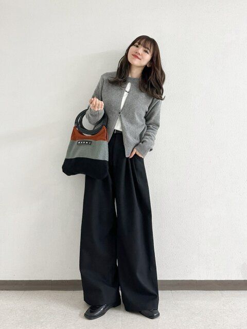黒ワイドパンツコーデ4