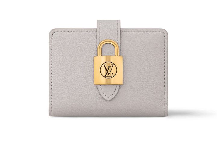 日本限定 ポルトフォイユ・ロウキー・コンパクト 本体H8.5cm ¥143,000 （※先行予約受付中、2月28日発売予定）／LOUIS VUITTON