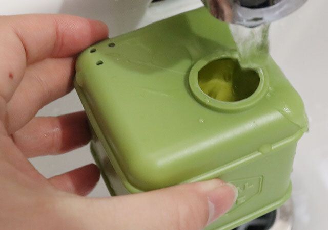 セリアのじょうろ キューブタイプ 240mL3