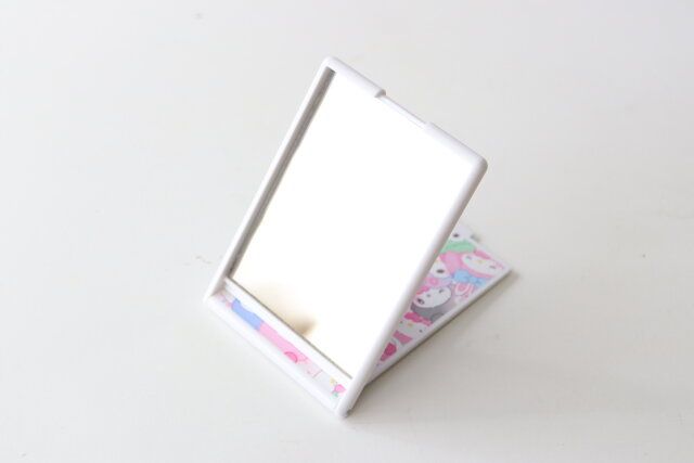 セリアのスクエアスタンドミラー MM 50周年