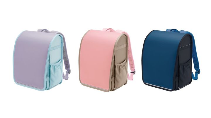 今年は初のカスタムモデル（上の写真）が登場。本体カラーと内生地が選べるテキスタイルオーダーは￥93,500、本体に好きな2色が選べるバイカラーオーダーは￥99,000。受注は2025年5月31日（土）まで。