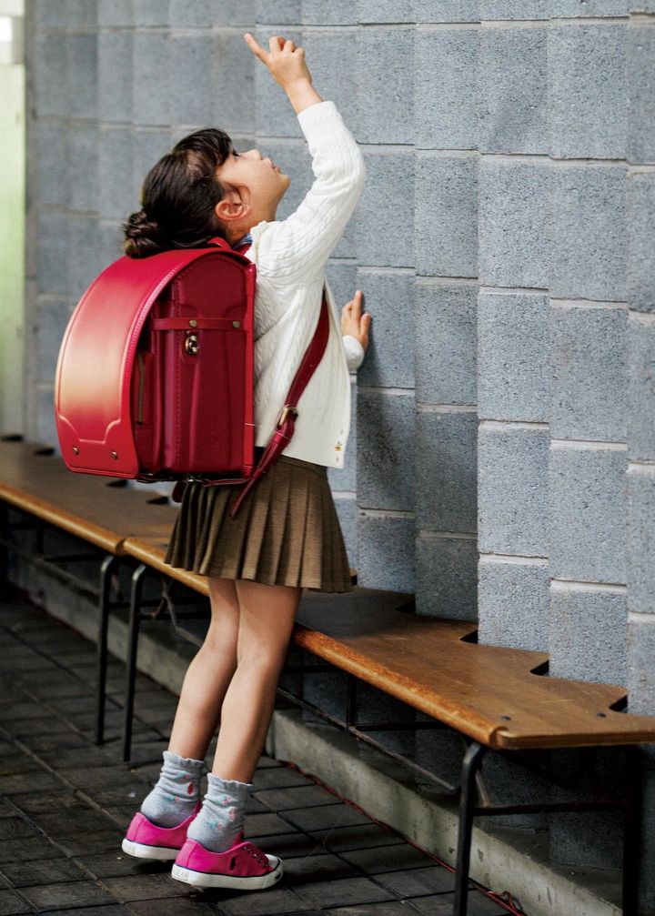 牛革の約3倍という優れた強度で傷がつきにくく、元気いっぱいな子どもにもおすすめ。