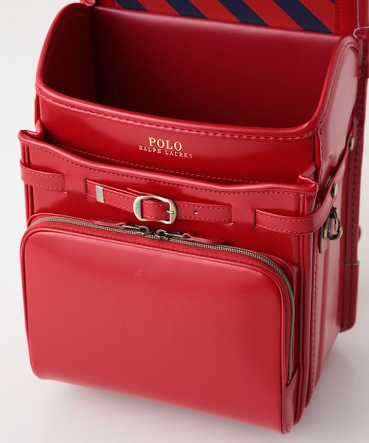 ファッションブランドならではの洗練された内側デザインにも注目。