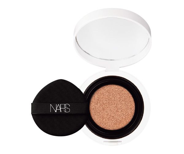 NARS ライトリフレクティング セラムクッション ファンデーション 