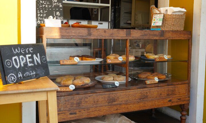 鎌倉・材木座の住宅街で見つけた別腹のおやつ♪大きいのにペロリと食べられる「べつばらドーナツ」