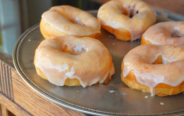 鎌倉・材木座の住宅街で見つけた別腹のおやつ♪大きいのにペロリと食べられる「べつばらドーナツ」