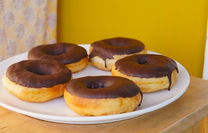 鎌倉・材木座の住宅街で見つけた別腹のおやつ♪大きいのにペロリと食べられる「べつばらドーナツ」