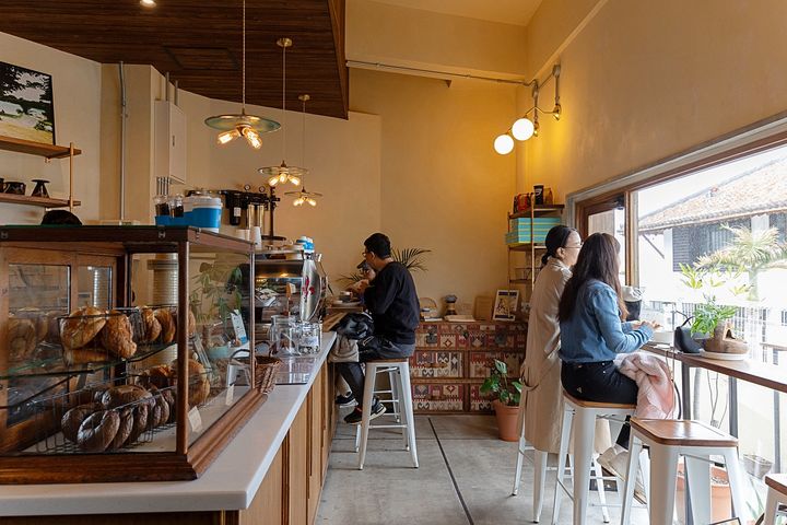 座席数はテラス席を合わせて15席