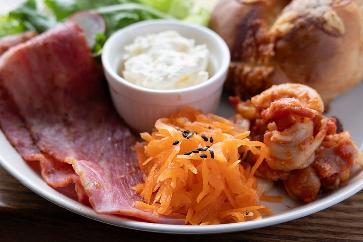 副菜もついたバランスの良い朝ごはん