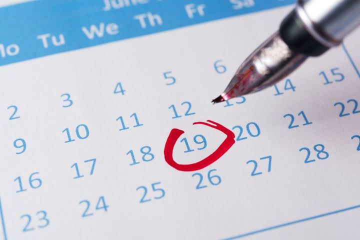 カレンダーにペンでマークされた赤い円