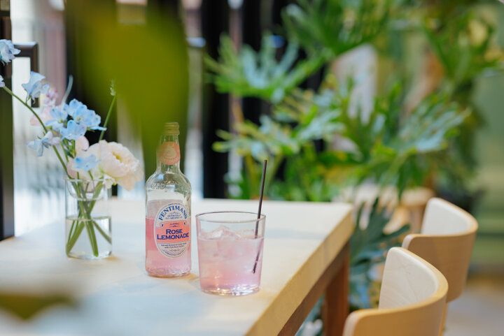 花とコーヒーに癒やされる、名古屋・矢場町の「roku flowers and coffee」