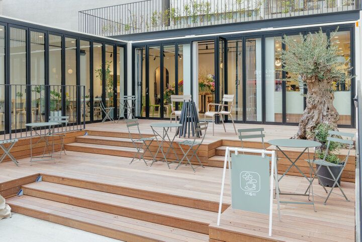 花とコーヒーに癒やされる、名古屋・矢場町の「roku flowers and coffee」