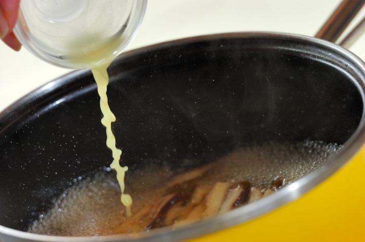 とろろ昆布入りショウガ汁の作り方2