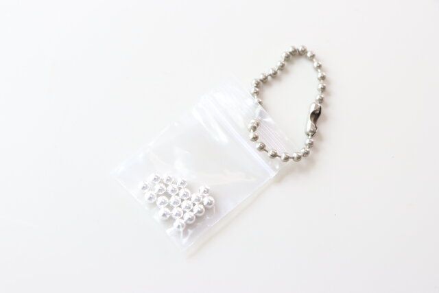 セリアのミニミニ チャック付 ポリ袋 60枚を使った手作りキーホルダー