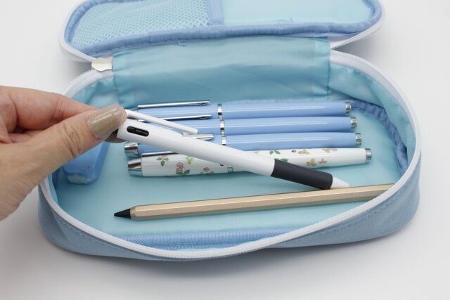 ペンケース（大容量、2ポケット） 収納力