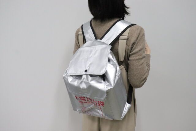 リュック型非常持出袋 着用