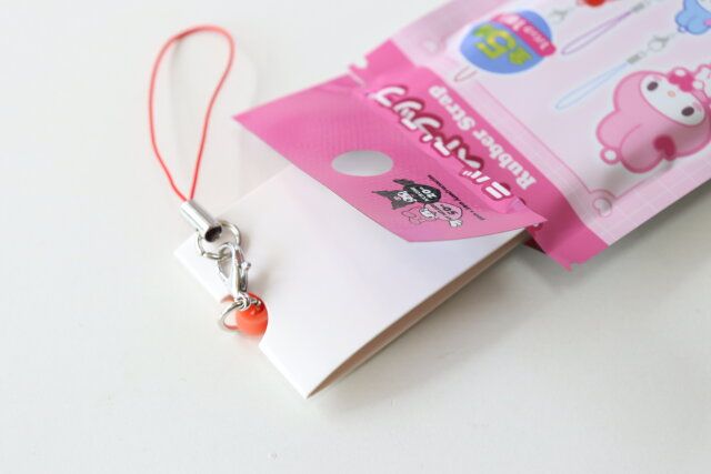 セリアのラバーストラップ MM50周年の中身