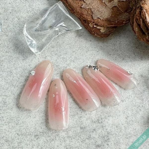 atelier eLが投稿したネイルデザイン [photoid:I0130592] via Itnail Design (747327)