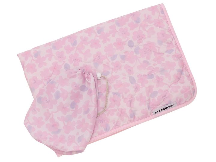 「SAKURA2025収納ポーチ付ブランケット」2750円