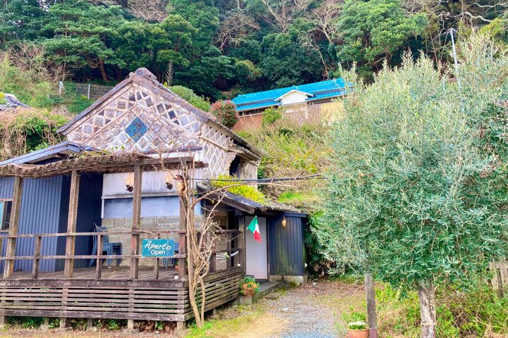 築150年以上のレトロな蔵をリノベ♪ 伊豆・河津町の海岸沿いに佇む「アンティカ トラットリア ダルピラータ」で絶品ランチ