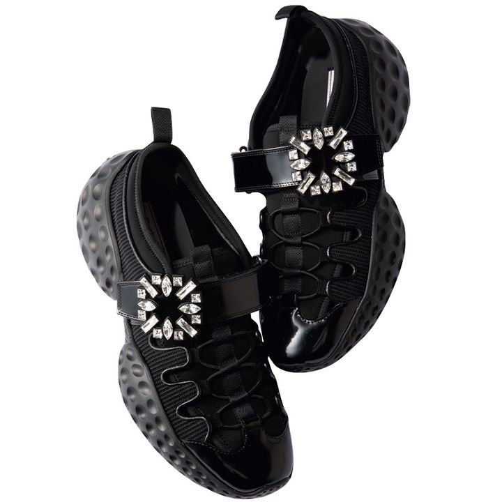 ロジェ ヴィヴィエの黒スニーカー