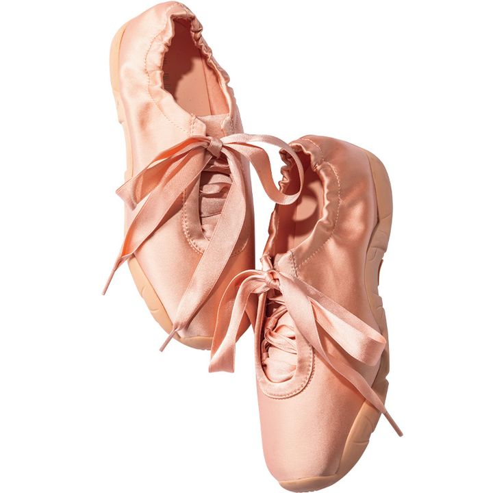 今注目のJW PEIのバレエコアなスニーカー