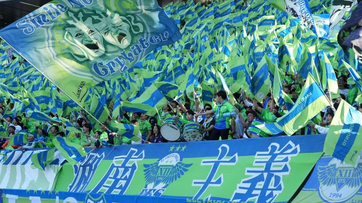 “ダブルエース”が決めて唯一のJ1開幕3連勝に、サポーターの大物政治家「なんで首位独走中のベルマーレを映さないのか」